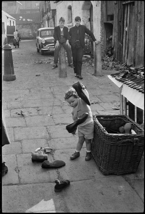 XXX  Henri Cartier-Bresson IRELAND. Dublin. 1962. photo