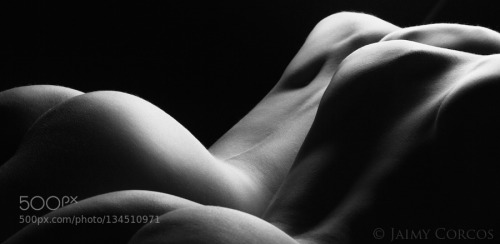 violetlahaie:  «Vesta & Mariana» by kahoona. Found in: http://ift.tt/1TxsMC9