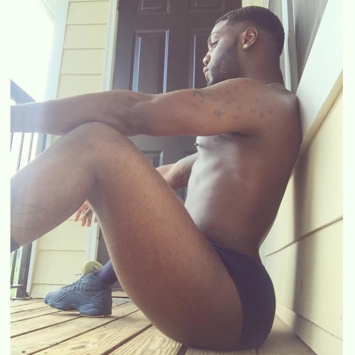 bblackbbella:  longslangin:  Geeeeezzzz😍😩….  lol y'all have no lie