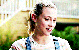madalainepetsch:GET TO KNOW ME MEME: Favorite Female Characters [7/15] » Betty Cooper“I do everythin