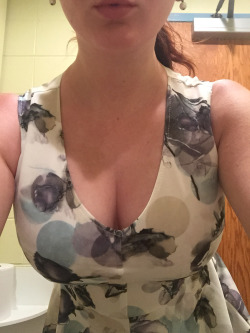 hotdazedandconfused:  Schoolteacher cleavage