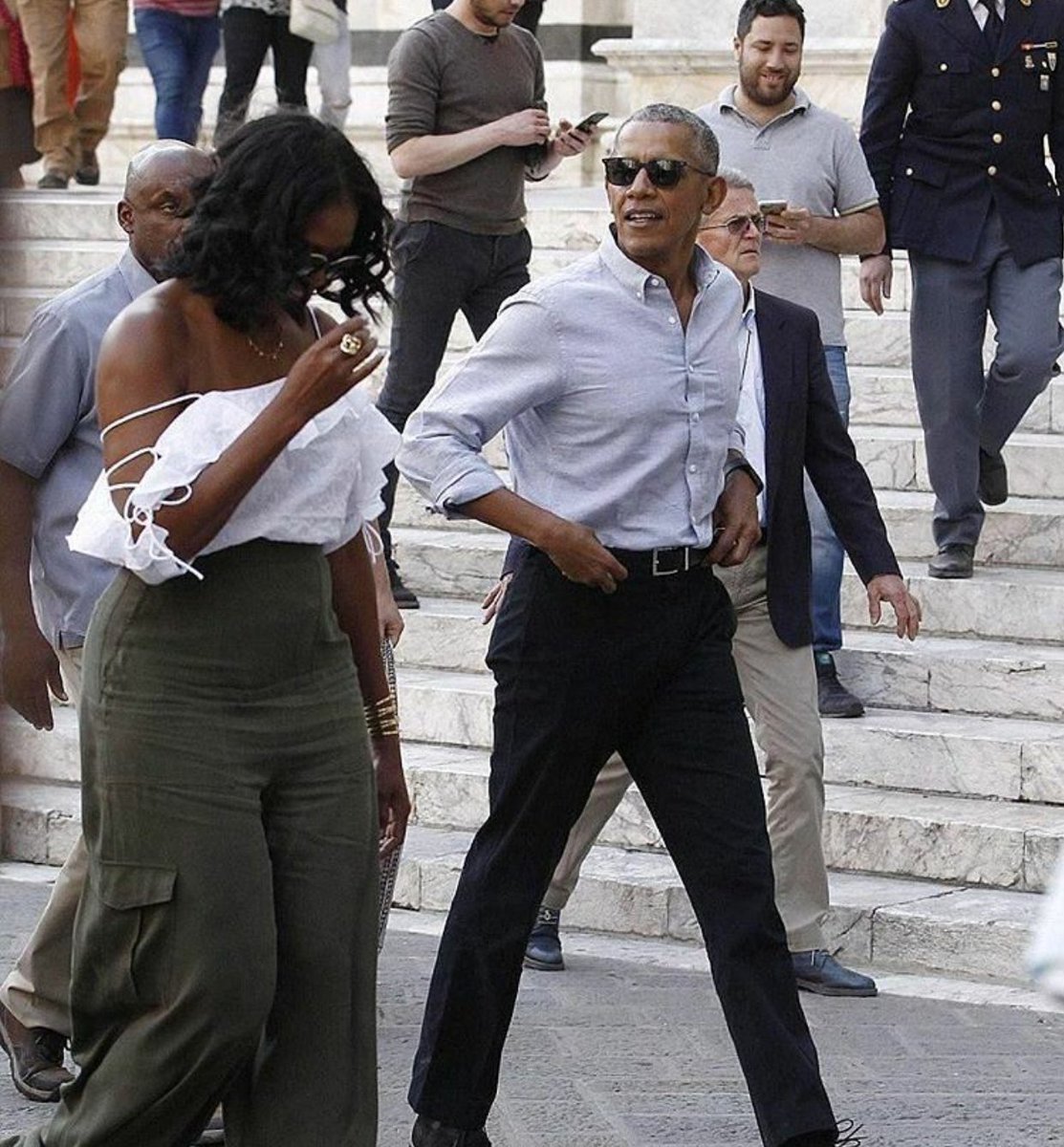 ohreallywilly:  eccentric-nae:  thelovelywords17:  ghettoish:Michelle and Barack