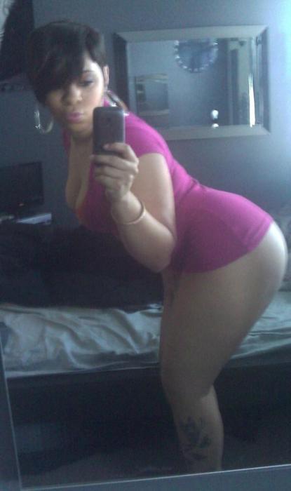 weaknesstothickness:  bangtheblack:  http://bangtheblack.tumblr.com/  Thick as shit