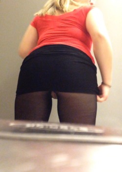 Iko526:  In-Pantyhose:  Whenheisaway:  My Favorite Tights ;)  Selfshot Of A Sexy