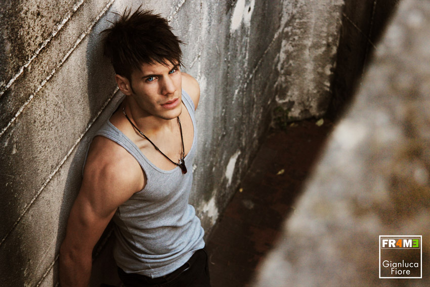 gaymerwitattitude:  Gaymers behold, The Real Live “Dante from DmC”! This Cosplayer