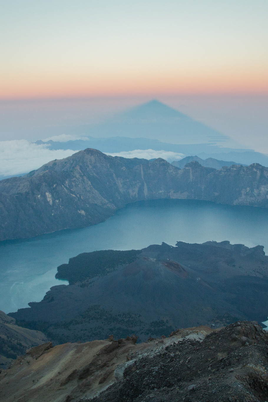  Mount Rinjani | © | AOI 