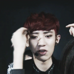 Sex ohbaekhyuns:  chanyeol talking while getting pictures