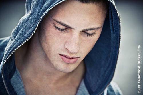 diggin-that-dude:  Sebastian Mansla 
