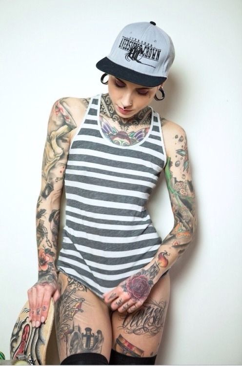 itsall1nk:  More Hot Tattoo Girls athttp://hot-tattoo-girls.blogspot.com adult photos