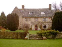 pagewoman:    13th-century Charney Manor,