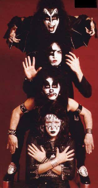 ladyspace68:  KISS totem pole