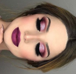 Glam Bimbo Makeup