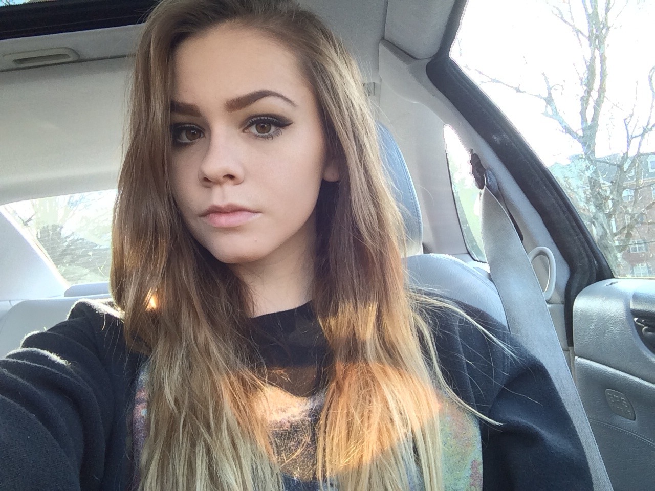 urbanoutfitterss:  a selfie