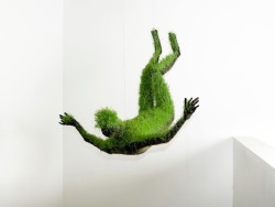 cjwho:  Living Sculptures of Grass by Mathilde