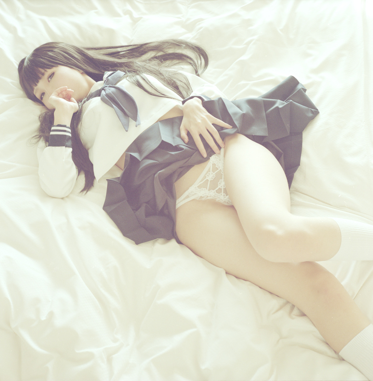 hot-cosplay:  Awesome body School Girl Cosplay Set 135 PICS / 89.7 MB DOWNLOAD http://uploaded.net/file/nlq9ncrs/