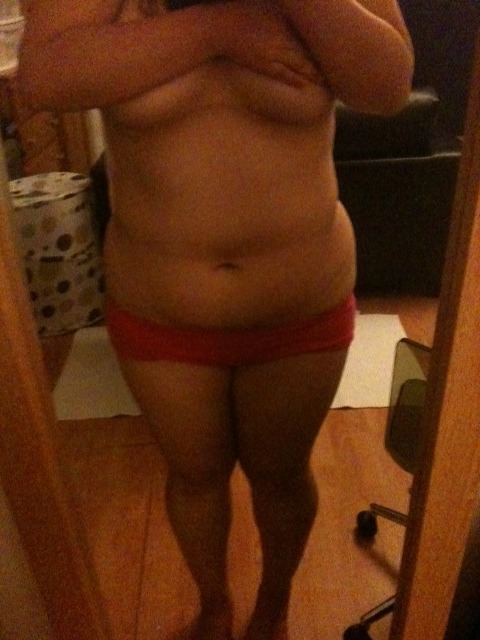 mattanghi: My dirty asian gf. I would love to see her being used by another guy… tell me how 