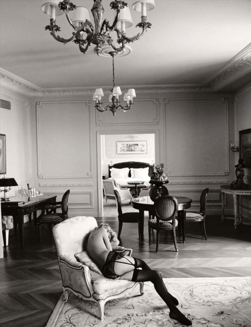 whennightclosesin:   Anja Rubik by Mario Testino for Vogue Germany March 2014