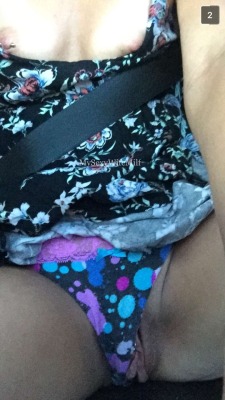 mysexywifemilf:An older pic my sexy wife sent me while driving home from work.