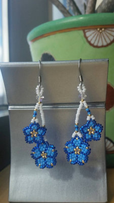 fyeahindigenousfashion:  forget-me-not earrings,