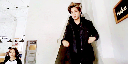 snapbaeks: 2/∞ gifs of my biases ruining my life