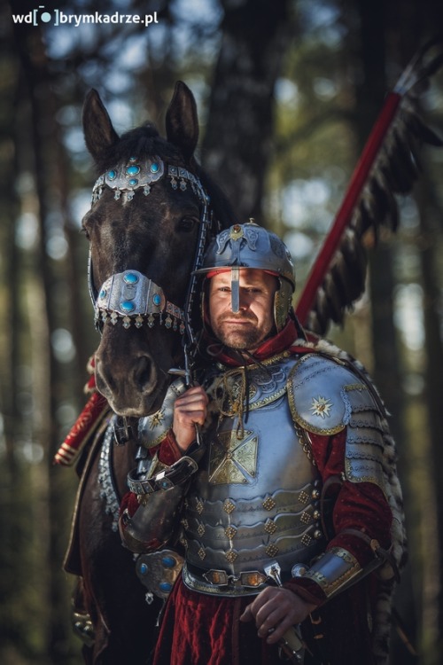 lamus-dworski:Polish Hussar from 17th-18th centuries. Photoshoot by Wiesław Wojciechowski / W dobrym