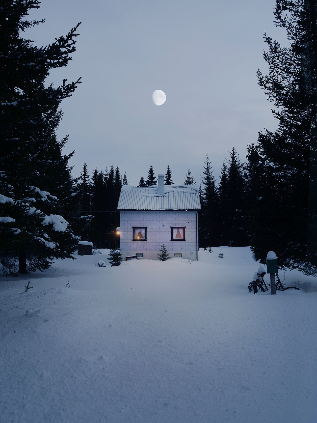 escapekit:  Moments With the Moon Norway-based photographer Bjørg-Elise Tuppen shares