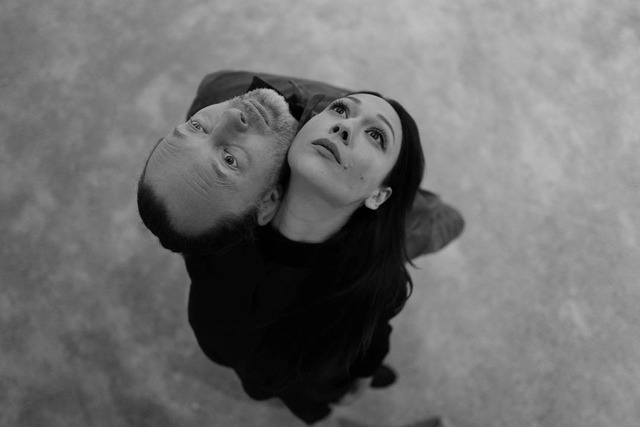 needforcolorbis:  Thom Yorke &amp; Dajana Roncione by Greg Williams