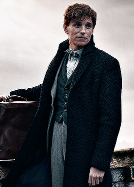 EDDIE REDMAYNE As NEWT SCAMANDER FANTASTIC BEASTS: THE SECRETS OF DUMBLEDORE 2022 | Dir. David Yates