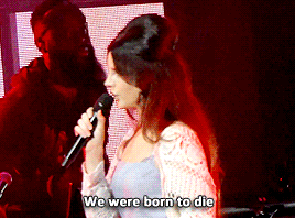 09.08.17 - Lana Del Rey performing Born To Die at the Santa Barbara Bowl in Santa Barbara (USA).
