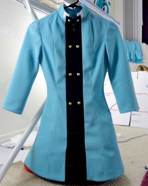 Continued progress on the Ordinal Scale dress!I put the sleeves into the lining, gathering about 1.5