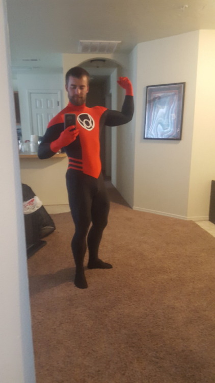 gaygeekybodybuilder:Even heroes need a break to be a villain sometimes. Got a new costume in the mai