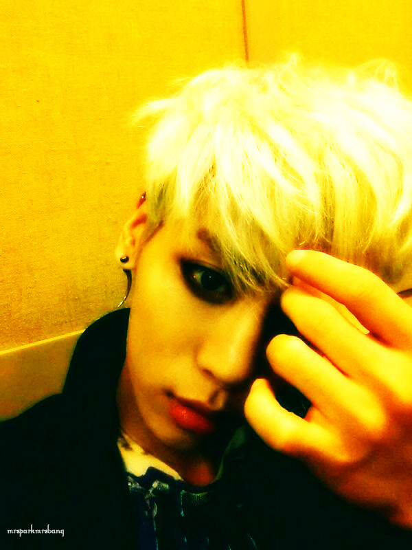 mrsparkmrsbang:   Jonghyun random selca edits    