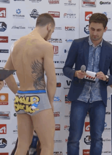hotguyblogger:  One of them looks more excited to fight 😉 