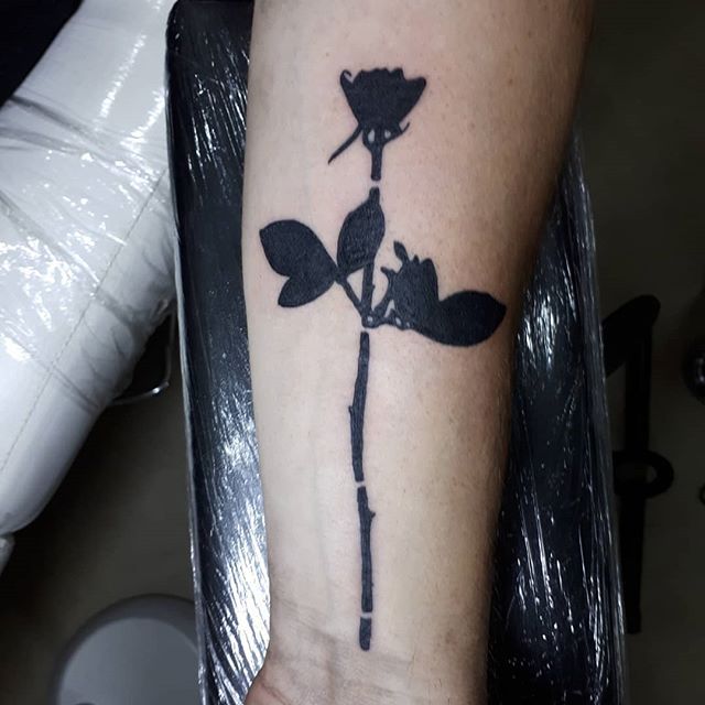 FRANCOFORTE TATTOO — #depechemode #enjoythesilence #rose #tattoo...
