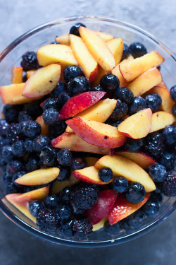 foodffs:  Peach, Blackberry and Blueberry