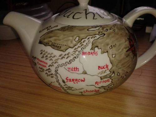 bloodmemoriesit:Six Duchies Teapot :-) painted by: Lorna Penasource: Facebook