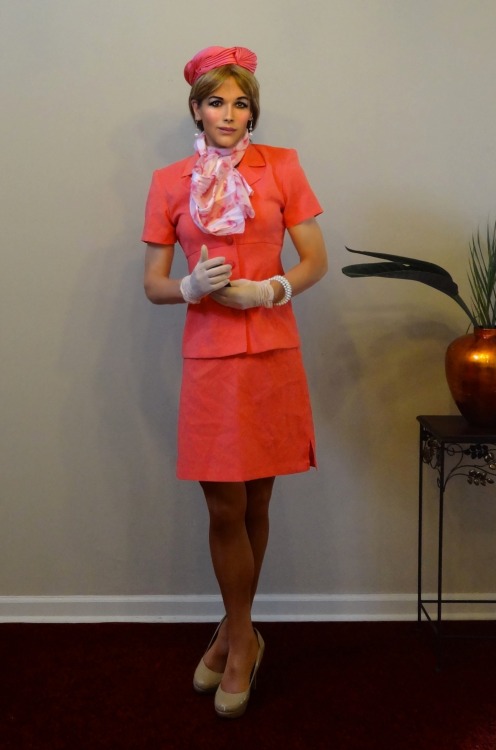 onlymonica:  monicareconstructed:  Do you remember when flying used to be glamorous, and plenty of g