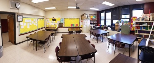 Look at my beautiful classroom! Now for the kidlets to show up and fill those empty seats. 