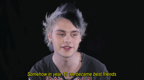 sexycliffconda:  5SOS Memories:              ↪5SOS on Luke 