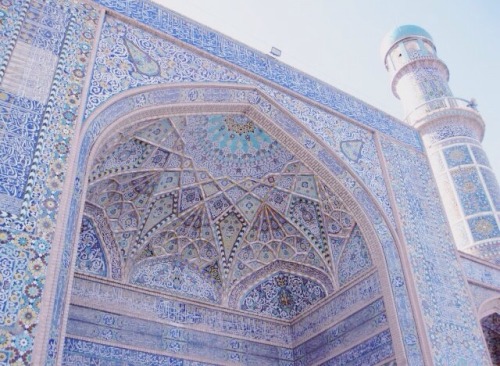 ghasedakk:The Masjid-i Jami of Herat, the city’s first congregational mosque, was built on the site 