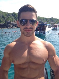 Hugesexyooweegooweemen:  Fuck, The Most Beautiful Pecs/Nipples In The World. Huge