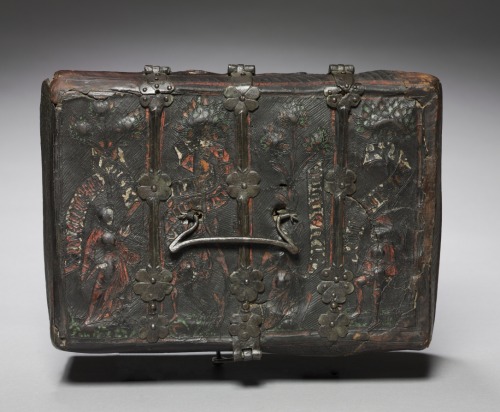 theancientwayoflife:~Leather Casket with Scenes of Courtly Love.Date: ca. 1350-1400Place of origin: 