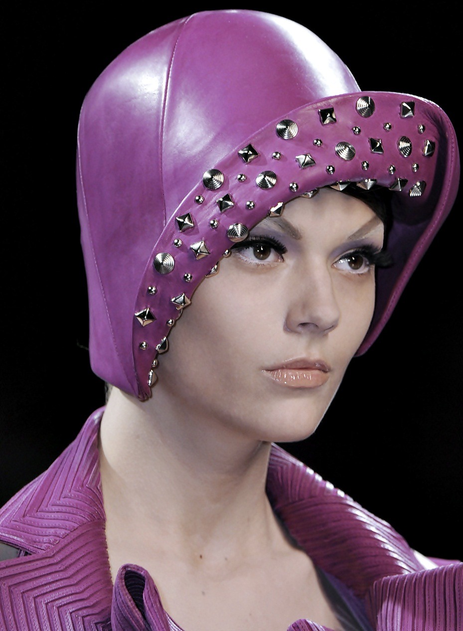 130186:  Martha Streck for Christian Dior Haute Couture Fall 2008