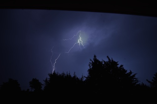 Clouds and lightning22-06-2016Si