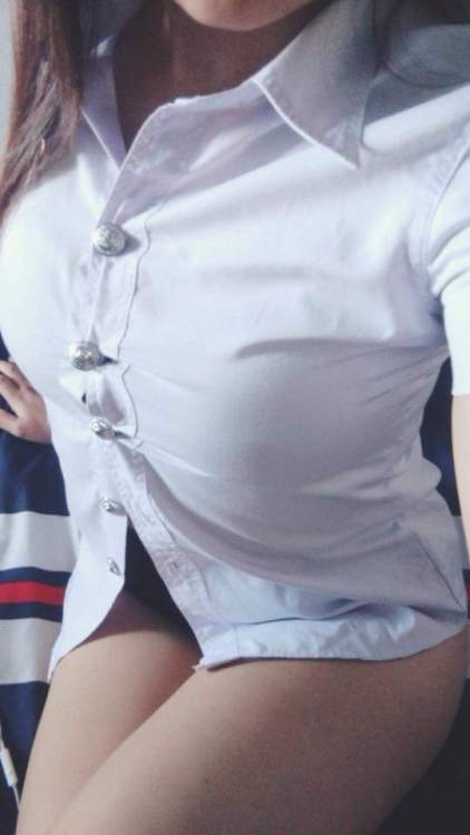 thai-with-booty:Going to burst out ^^
