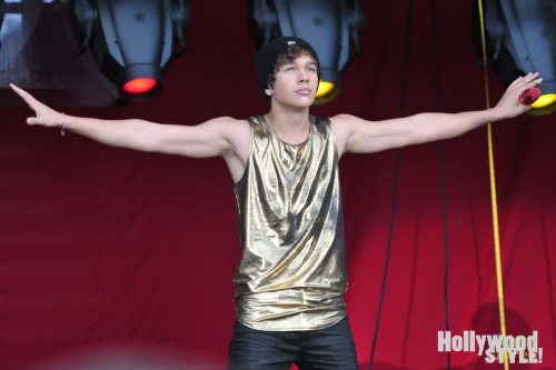 XXX mahone-armpit:  Wouldn’t you love to bury photo