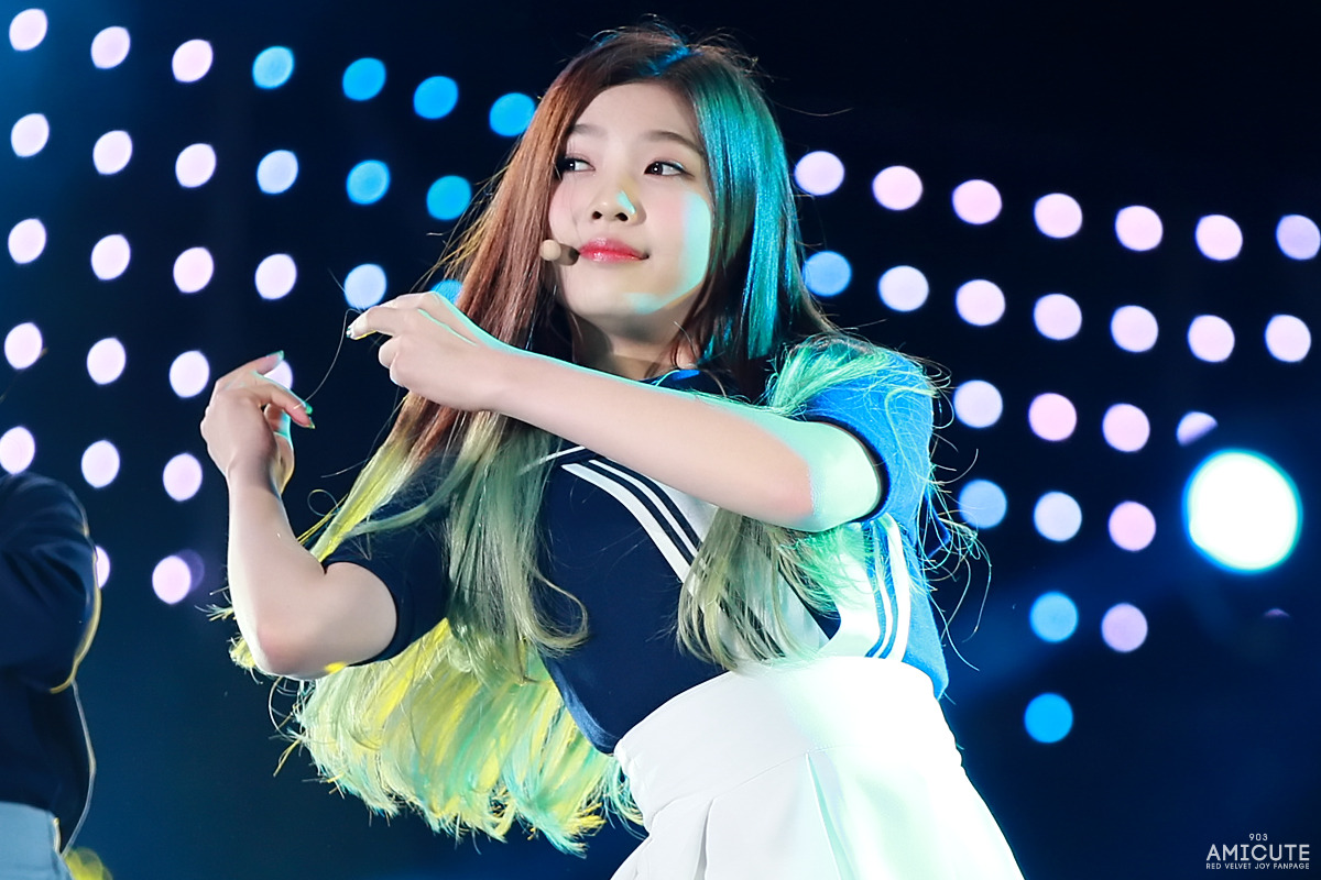 fyeah-redvelvet:  AM I CUTE? | do not edit.  