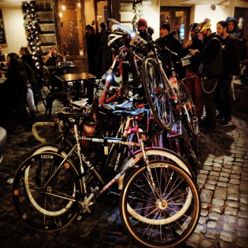 lucabicycling:#messlife #bikemessenger #rome #roma
