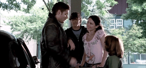 aintnome-aintnoyou:every single dean kiss | one↳ 1.03 - dead in the water Bitch didn’t he