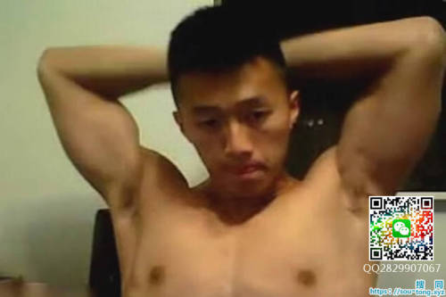 mantop106910:  擁有傲人結實身材，公狗腰，厚實大胸肌的超猛健身教練視訊激情射的超多的..